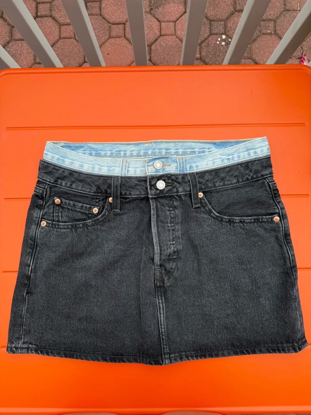 Levi’s ICON Black Denim Mini Skirt with Light Blue Waistband
